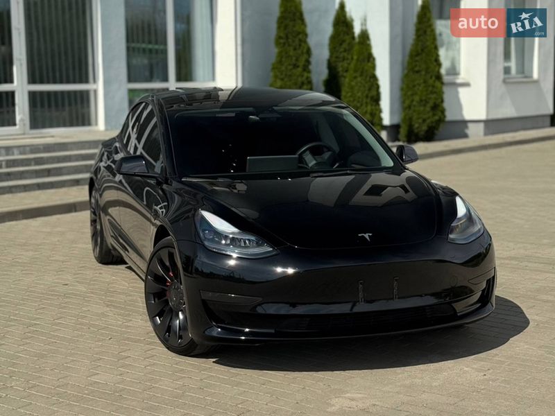 Седан Tesla Model 3 2023 в Житомире