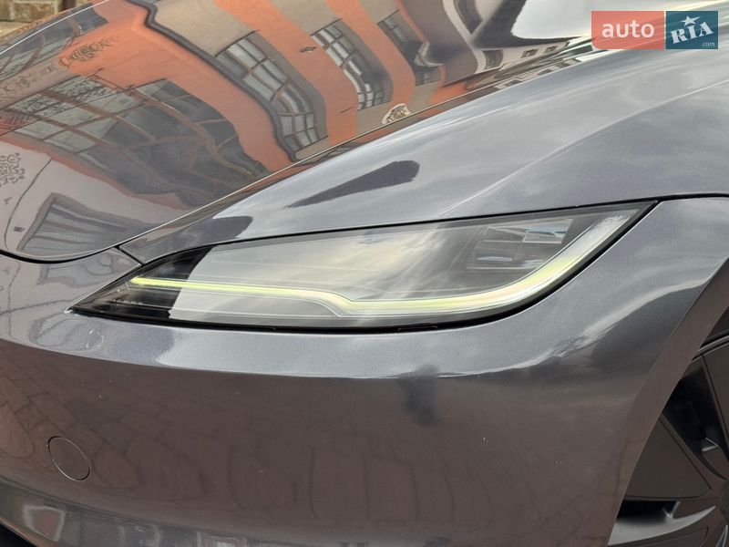Седан Tesla Model 3 2024 в Стрые