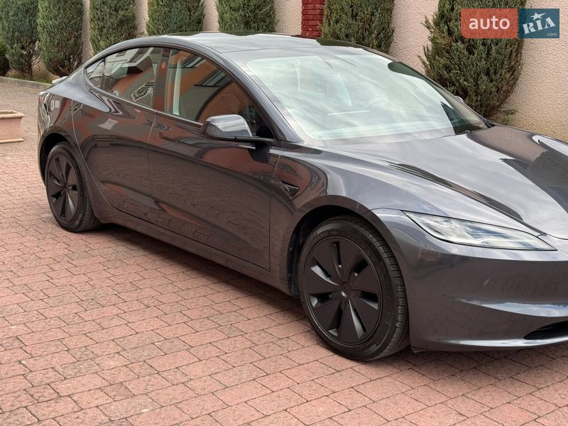Седан Tesla Model 3 2024 в Стрые