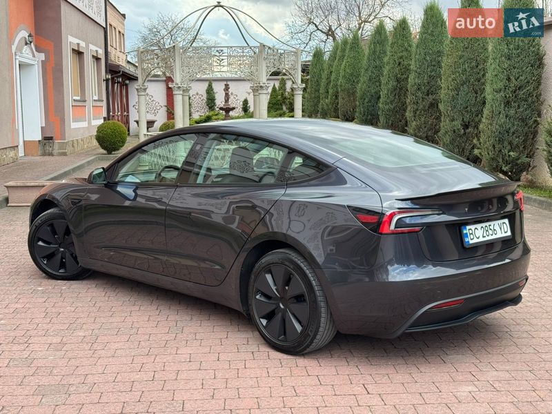 Седан Tesla Model 3 2024 в Стрые