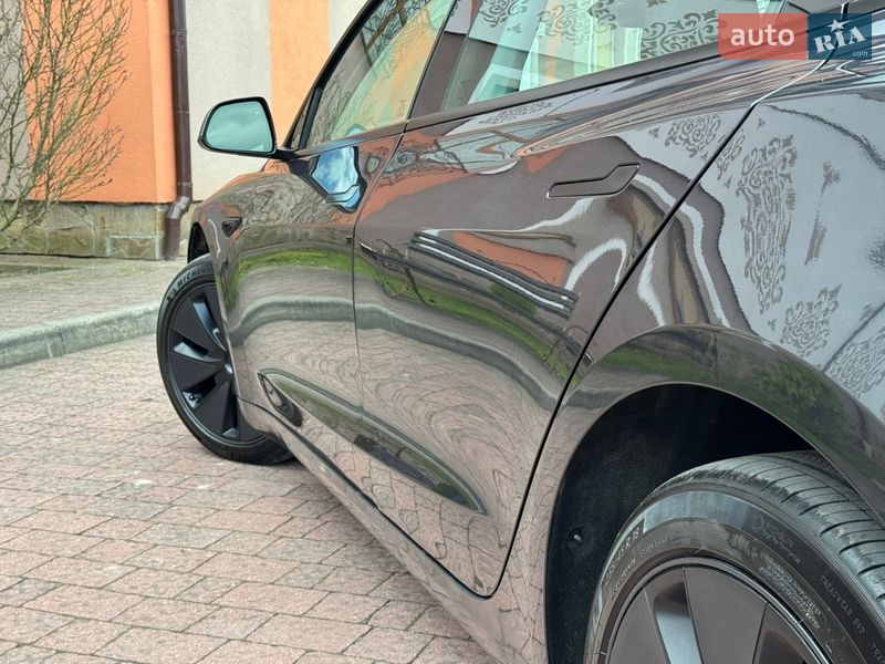 Седан Tesla Model 3 2024 в Стрые
