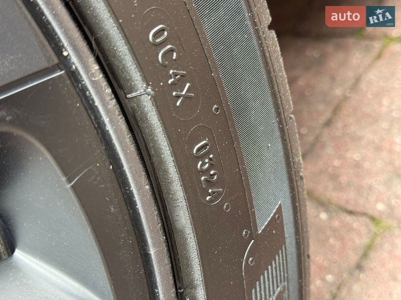 Седан Tesla Model 3 2024 в Стрые