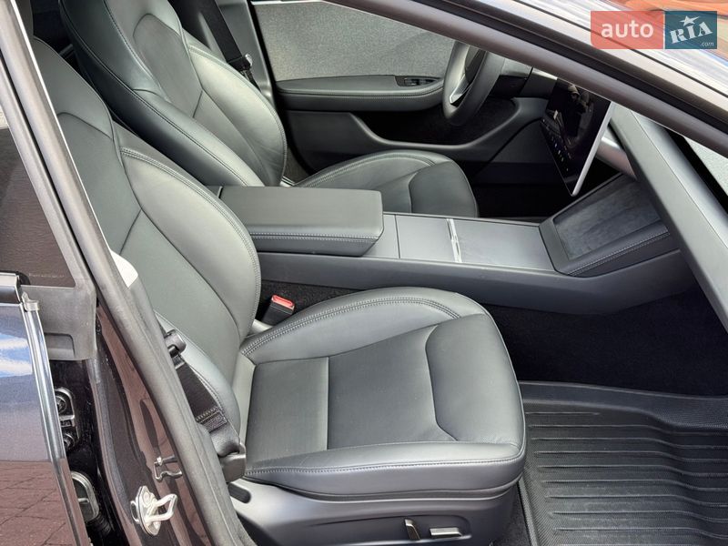 Седан Tesla Model 3 2024 в Стрые