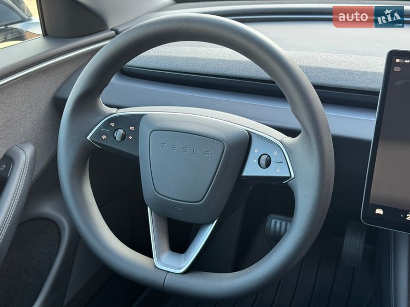 Седан Tesla Model 3 2024 в Стрые