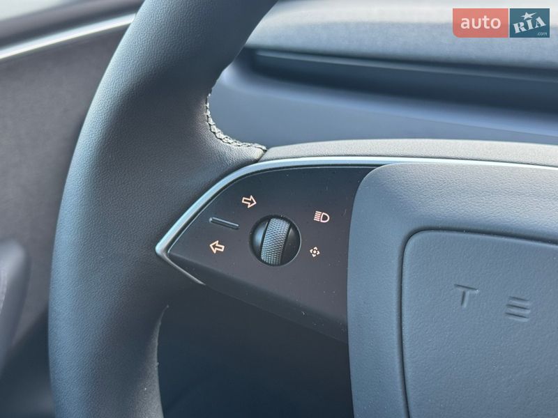 Седан Tesla Model 3 2024 в Стрые