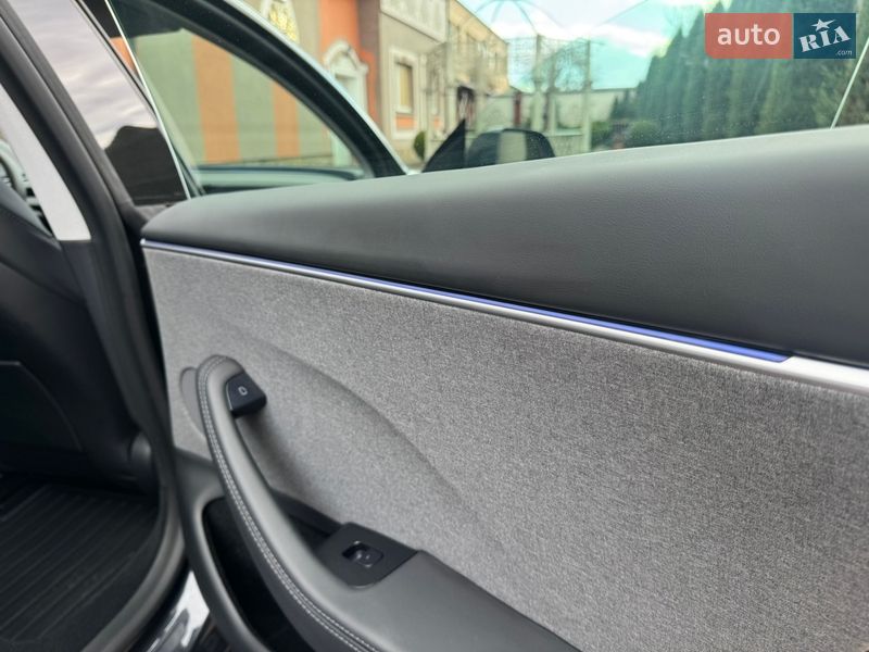 Седан Tesla Model 3 2024 в Стрые