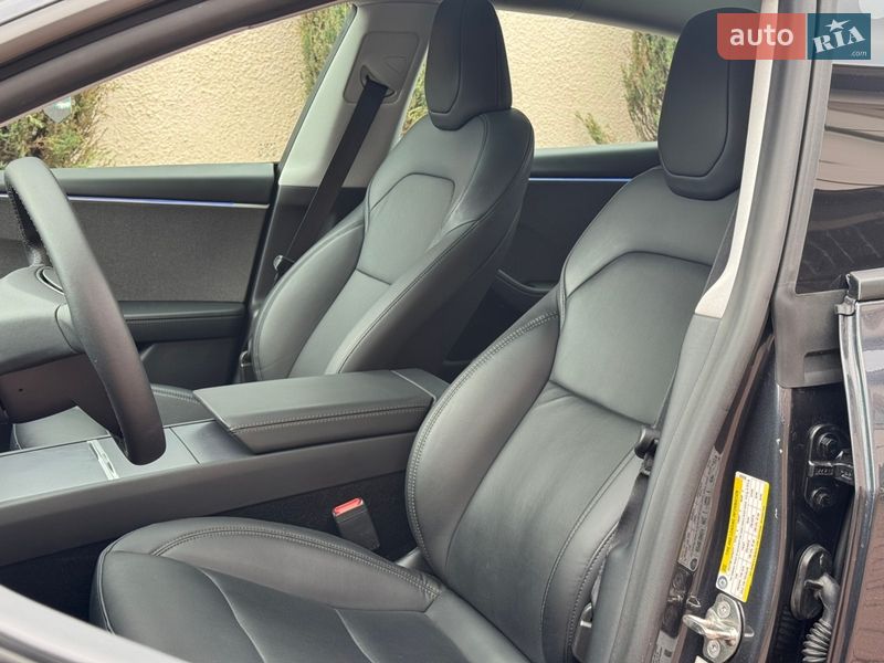 Седан Tesla Model 3 2024 в Стрые