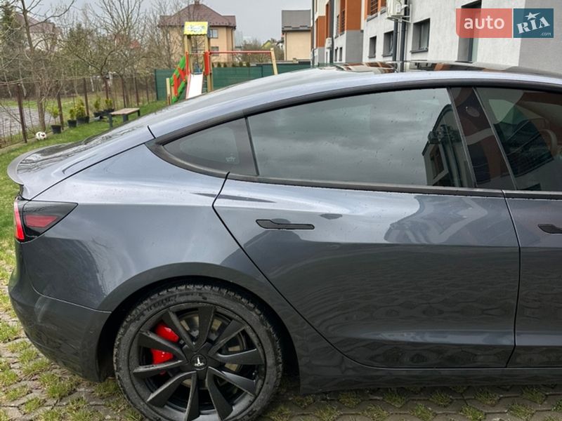 Седан Tesla Model 3 2022 в Ивано-Франковске