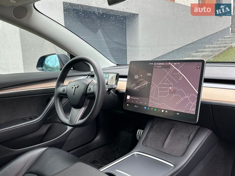 Седан Tesla Model 3 2022 в Ивано-Франковске