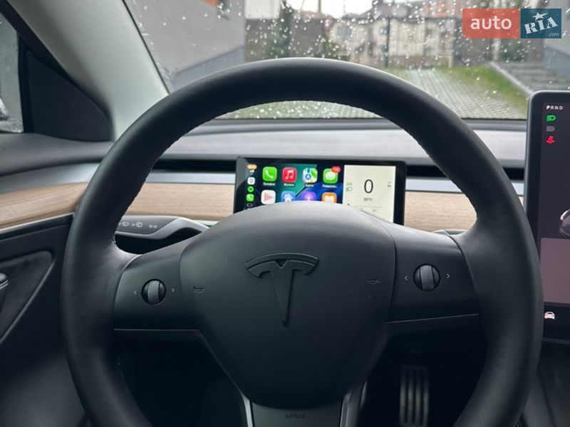 Седан Tesla Model 3 2022 в Ивано-Франковске