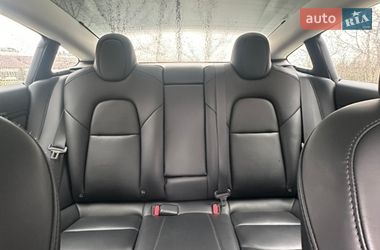 Седан Tesla Model 3 2022 в Ивано-Франковске