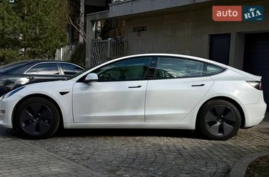 Седан Tesla Model 3 2022 в Львове