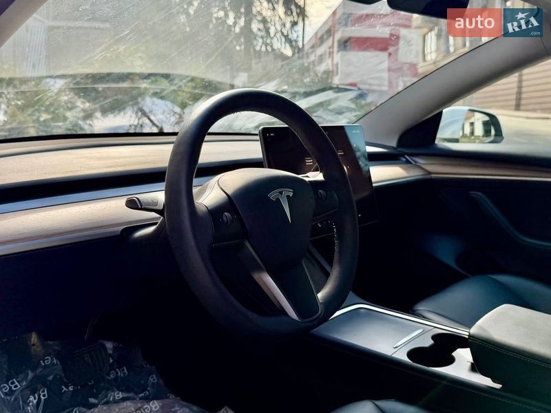 Седан Tesla Model 3 2022 в Львові