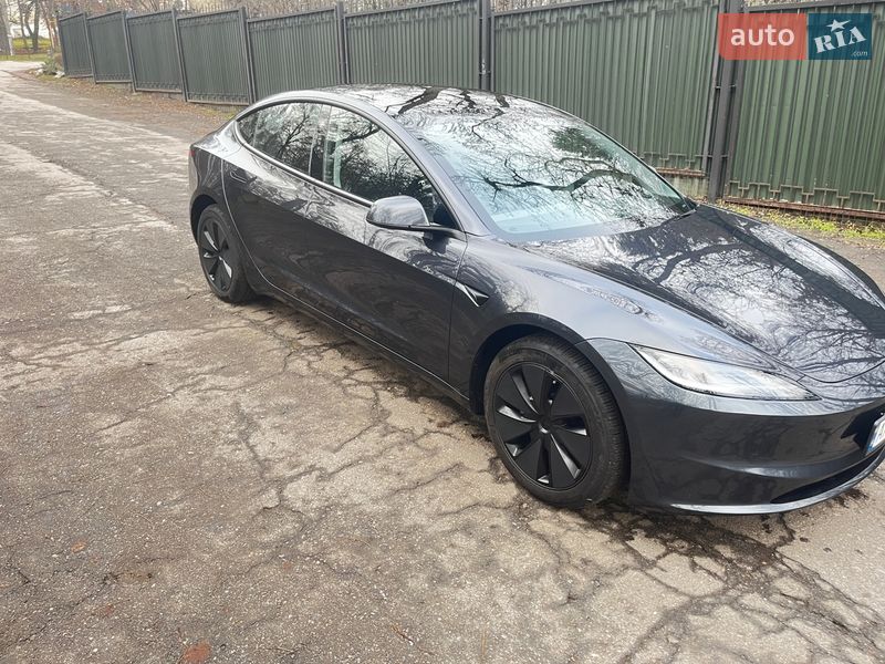 Седан Tesla Model 3 2025 в Харкові