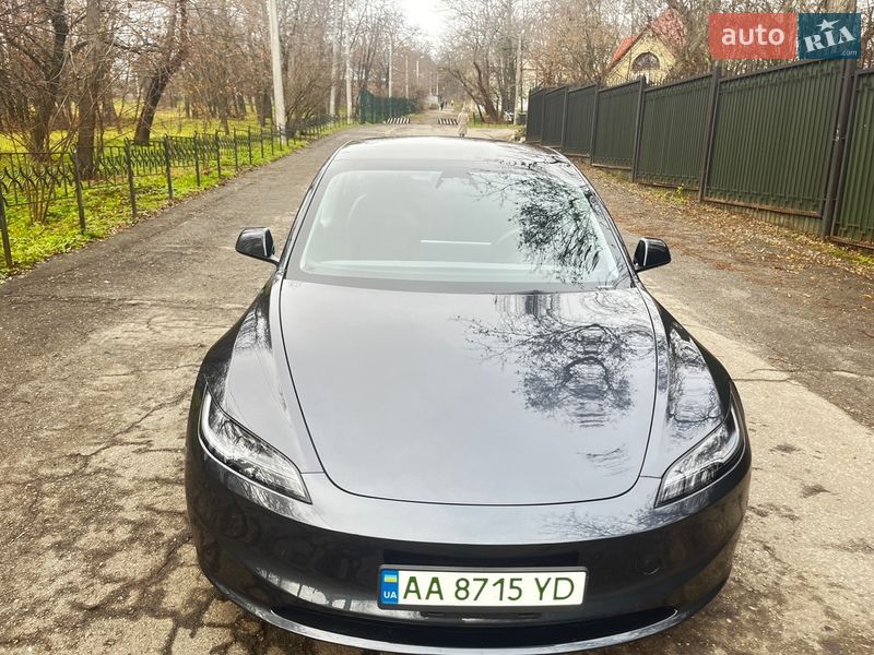 Седан Tesla Model 3 2025 в Харкові