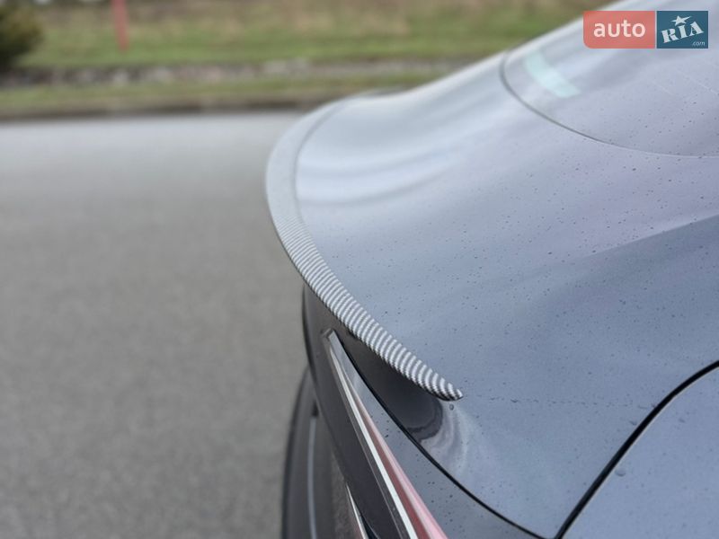 Седан Tesla Model 3 2025 в Киеве