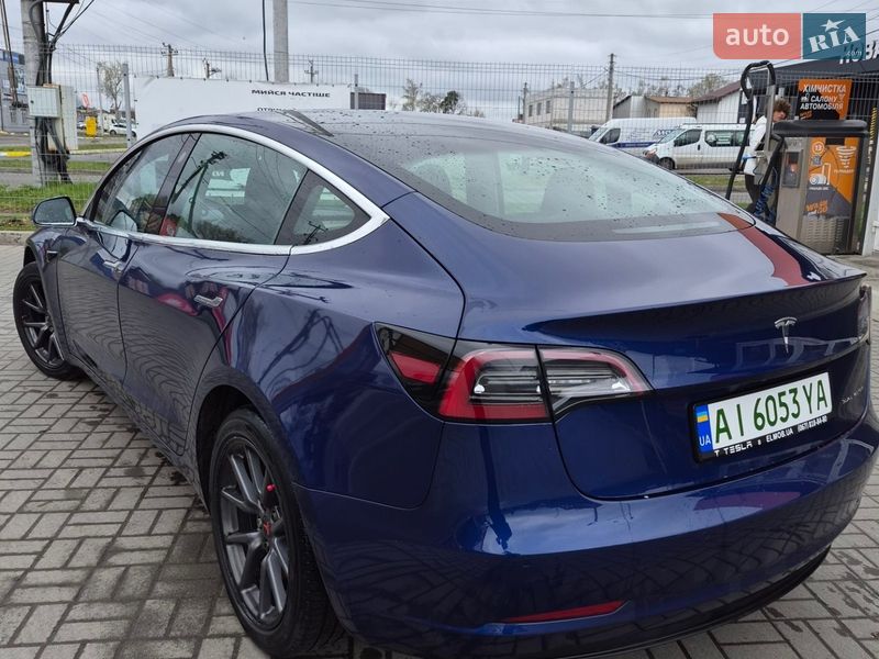 Седан Tesla Model 3 2020 в Гостомелі