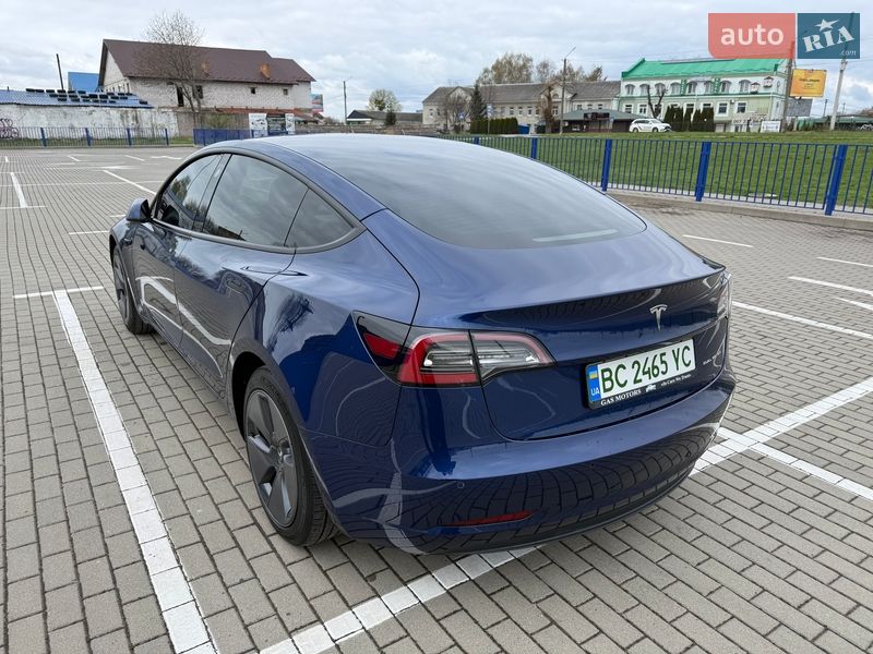 Седан Tesla Model 3 2022 в Львове