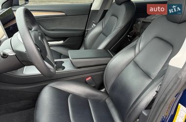 Седан Tesla Model 3 2022 в Львове