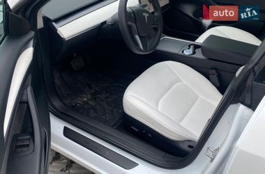 Седан Tesla Model 3 2023 в Буске