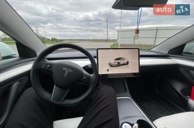 Седан Tesla Model 3 2023 в Буске