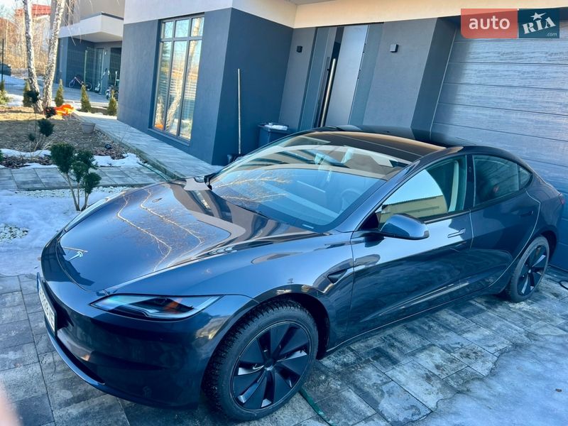 Tesla Model 3 2025