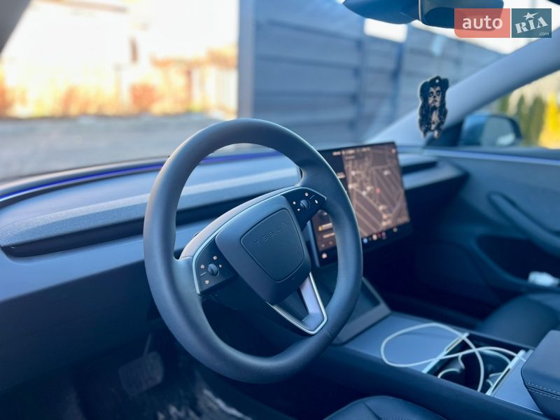 Седан Tesla Model 3 2025 в Києві