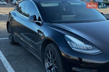 Седан Tesla Model 3 2018 в Вышгороде