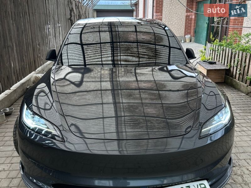 Седан Tesla Model 3 2024 в Черноморске