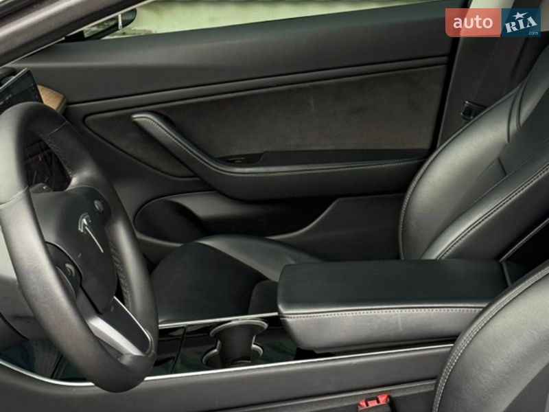 Седан Tesla Model 3 2019 в Харькове