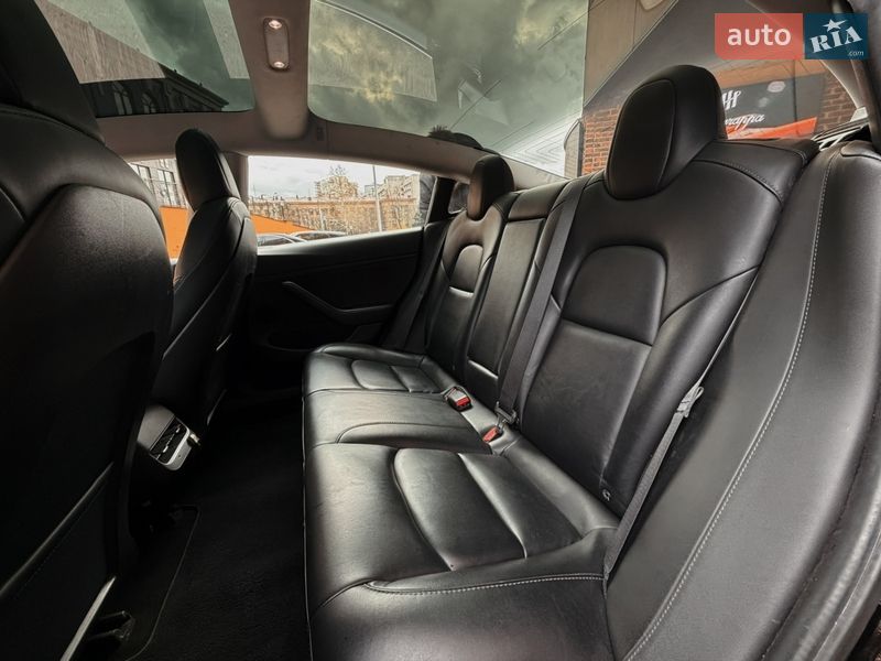 Седан Tesla Model 3 2020 в Одессе