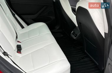 Седан Tesla Model 3 2022 в Львове