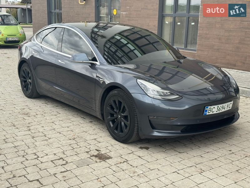 Седан Tesla Model 3 2020 в Сокалі