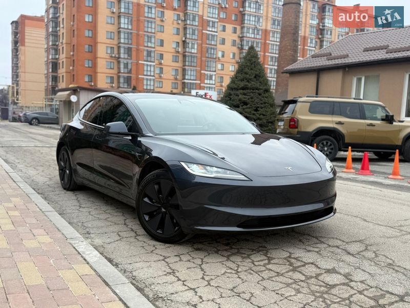 Седан Tesla Model 3 2024 в Днепре