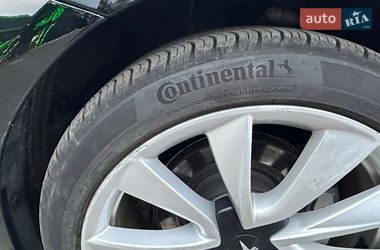 Седан Tesla Model 3 2020 в Киеве
