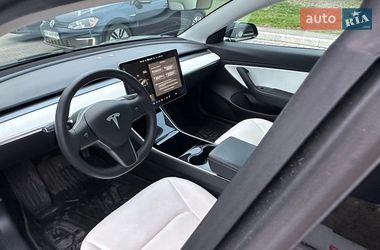 Седан Tesla Model 3 2020 в Киеве