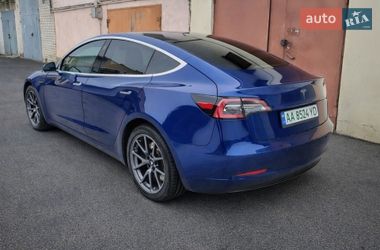 Седан Tesla Model 3 2019 в Киеве