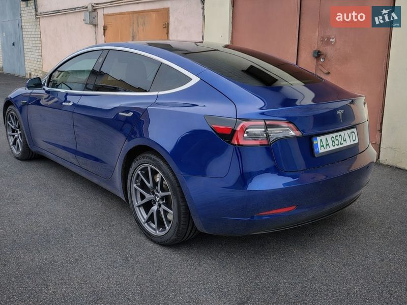 Седан Tesla Model 3 2019 в Киеве