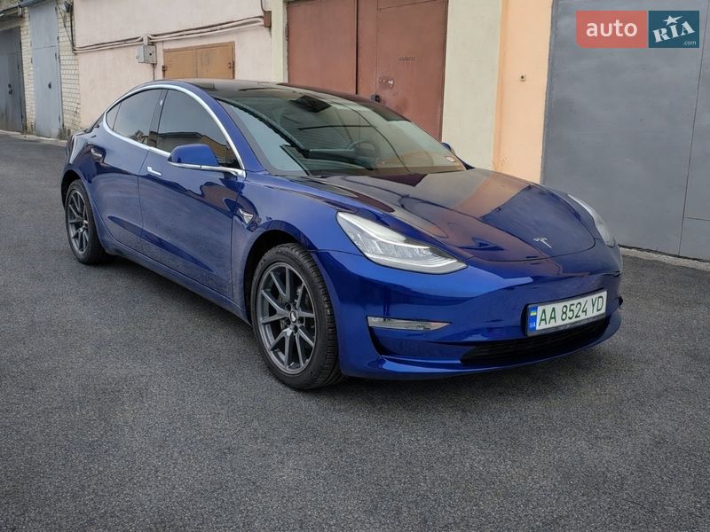 Седан Tesla Model 3 2019 в Киеве
