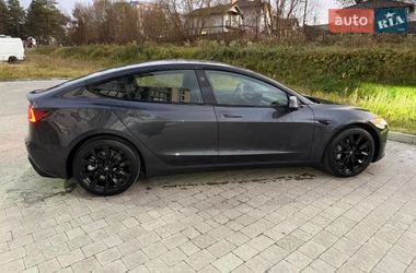 Седан Tesla Model 3 2024 в Львове