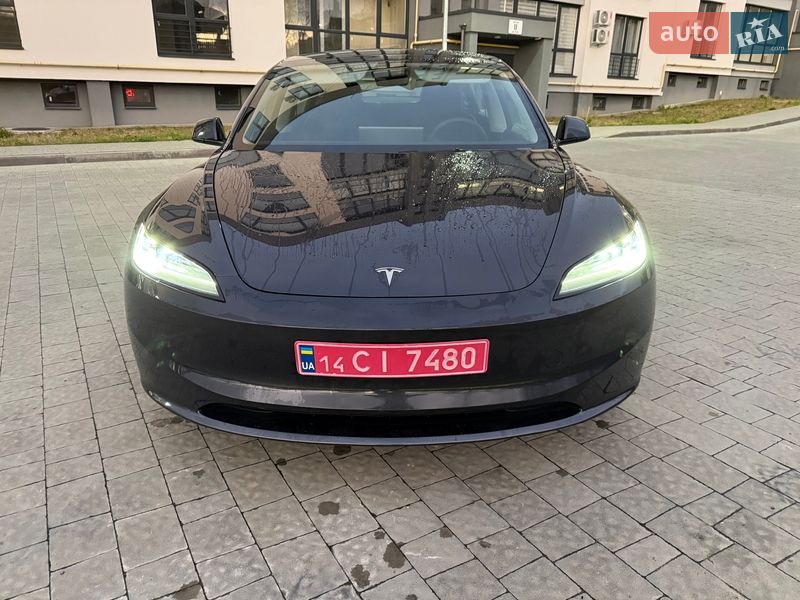 Седан Tesla Model 3 2024 в Львове