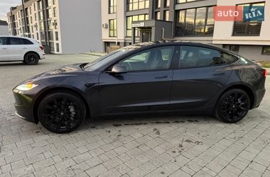 Седан Tesla Model 3 2024 в Львове