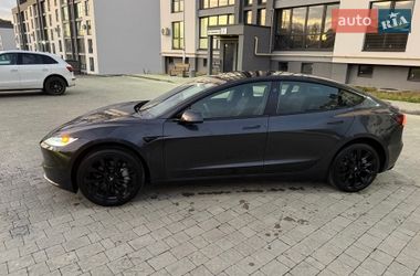 Седан Tesla Model 3 2024 в Львове