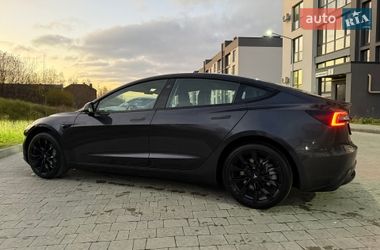 Седан Tesla Model 3 2024 в Львове
