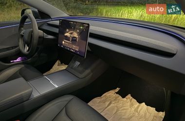 Седан Tesla Model 3 2024 в Львове