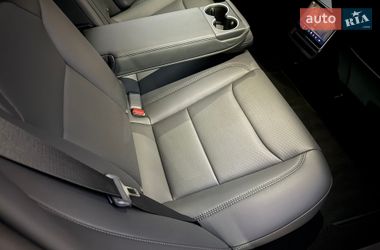 Седан Tesla Model 3 2024 в Львове