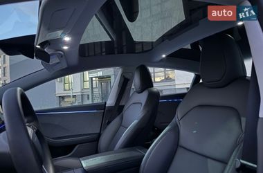 Седан Tesla Model 3 2024 в Львове