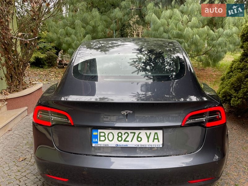 Седан Tesla Model 3 2020 в Тернополе