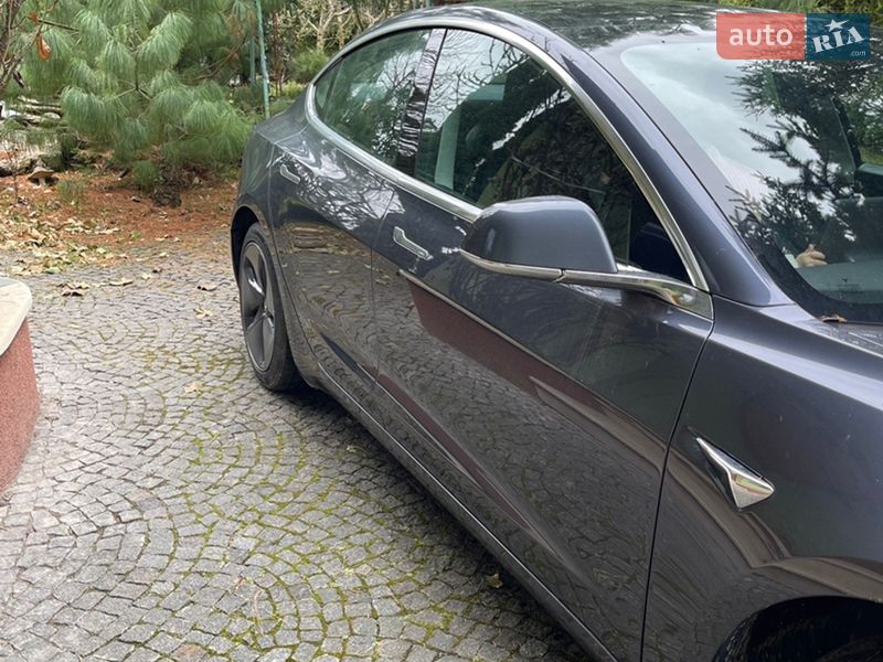 Седан Tesla Model 3 2020 в Тернополе