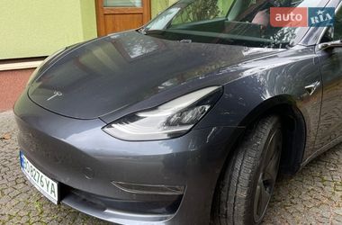 Седан Tesla Model 3 2020 в Тернополе